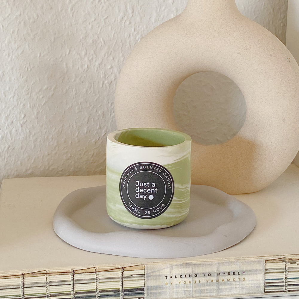 
                      
                        Refillable scented candle - 01 green mood
                      
                    