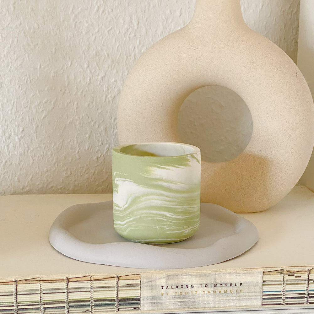 
                      
                        Refillable scented candle - 01 green mood
                      
                    